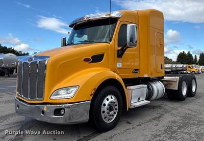 2017 Peterbilt 579 Semi Truck