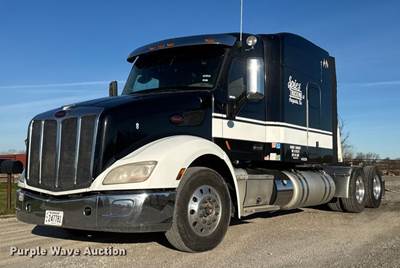 2016 Peterbilt 579 Semi Truck