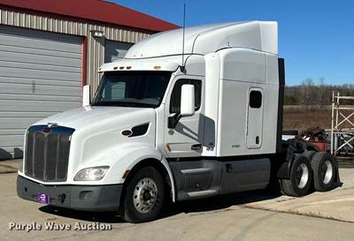 2015 Peterbilt 579 Semi Truck