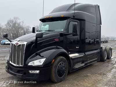 2023 Peterbilt 579 Semi Truck