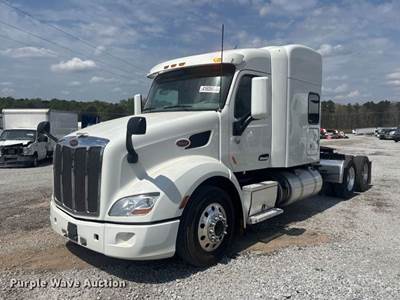 2022 Peterbilt 579 Semi Truck