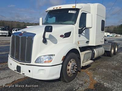 2022 Peterbilt 579 Semi Truck