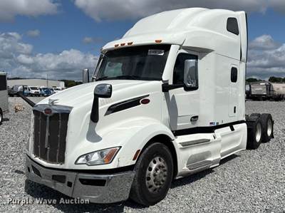 2023 Peterbilt 579 Semi Truck