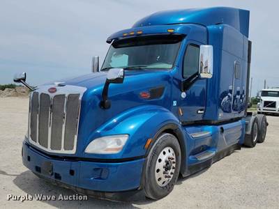 2019 Peterbilt 579 Semi Truck