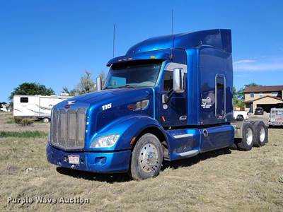 2016 Peterbilt 579 Semi Truck