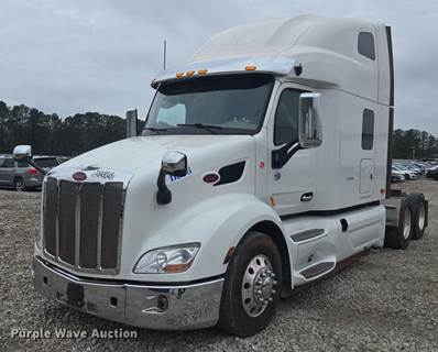 2022 Peterbilt 579 Semi Truck