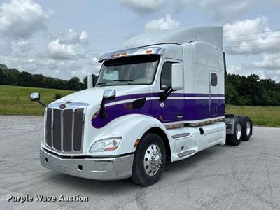 2022 Peterbilt 579 Semi Truck