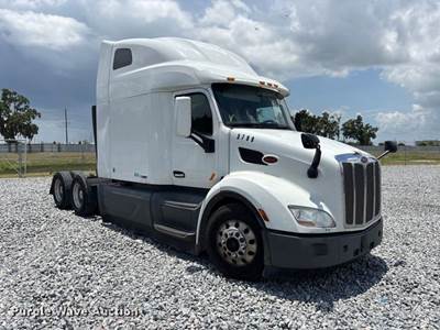 2019 Peterbilt 579 Semi Truck