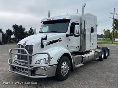 2025 Peterbilt 579 Semi Truck