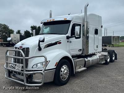 2025 Peterbilt 579 Semi Truck