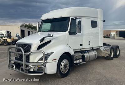 2022 Volvo VNL Semi Truck