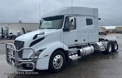 2021 Volvo VNL Semi Truck