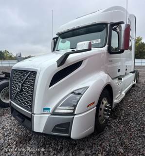 2021 Volvo VNL Semi Truck
