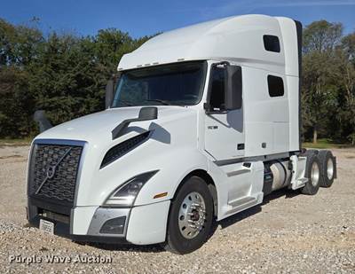 2019 Volvo Truck VNL Semi Truck