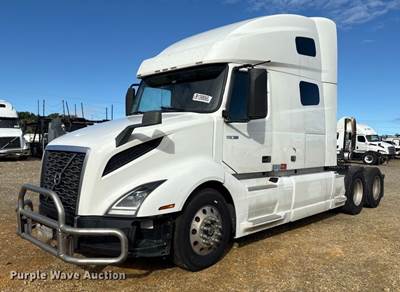 2020 Volvo VNL Semi Truck