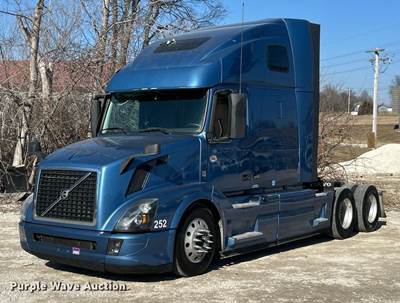 2017 Volvo VNL Semi Truck