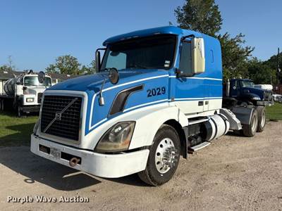 2012 Volvo Truck VNL Semi Truck
