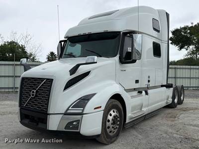 2023 Volvo VNL 860 Semi Truck
