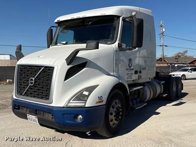 2019 Volvo VNR Semi Truck