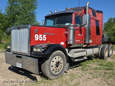 1999 Western Star 4900 Semi Truck