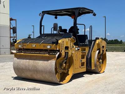 2016 Caterpillar CB68B Versa-Vibe Double Drum Vibratory Roller