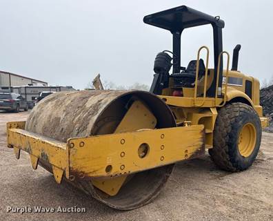 2001 Caterpillar CS-563D Single Drum Vibratory Roller