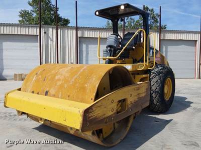 2011 Caterpillar CS-56 Single Drum Vibratory Roller