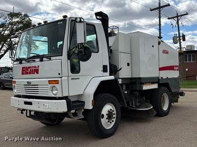 2006 Sterling SC8000 Street Sweeper Truck