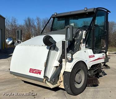 2014 Elgin Pelican Series NP Street Sweeper