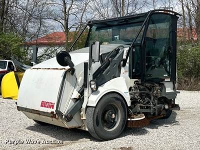 2011 Elgin Pelican NP Street Sweeper