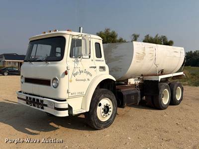 1971 International Co F1950 A Tank Truck