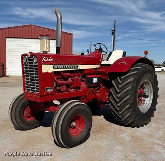 1967 International Harvester 1256 Tractor