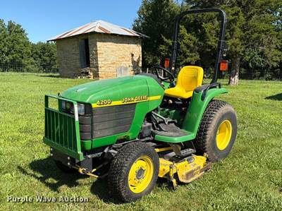 1999 John Deere 4200 Mfwd Tractor