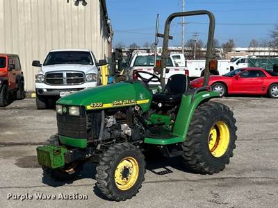 2001 John Deere 4300 Mfwd Tractor