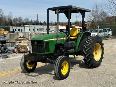 2004 John Deere 5220 Tractor