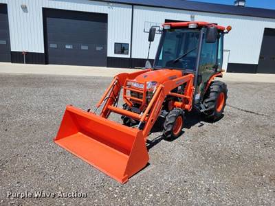 Kubota B3000 Mfwd Tractor