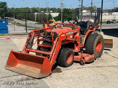Kubota B7500D Tractor