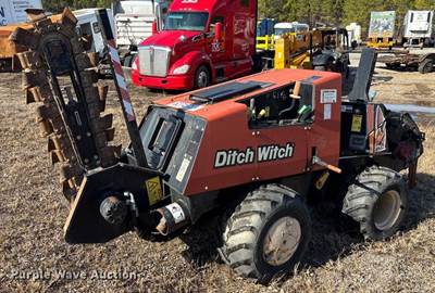 2017 Ditch Witch 410SX Trencher