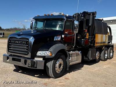 2023 Mack Granite Hydrovac Truck