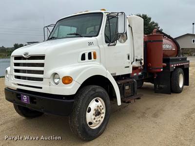 1999 Sterling Truck L7501 Vacuum Truck