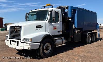 2007 Volvo VHD Hydrovac Truck
