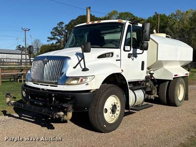 2009 International 4300 Water Truck