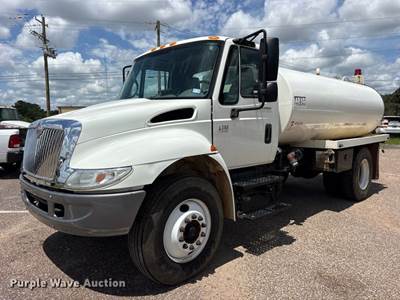 2003 International 4300 Water Truck