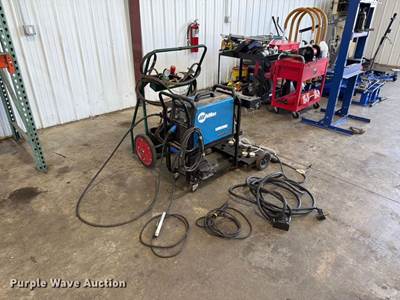 Miller Multimatic 220 Ac/Dc Welder/Generator