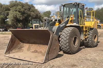 2011 John Deere 744K Wheel Loader