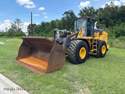 2020 John Deere 744L Wheel Loader