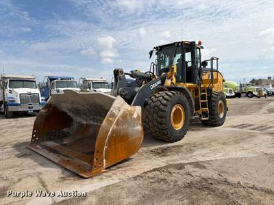 2020 John Deere 824L Wheel Loader