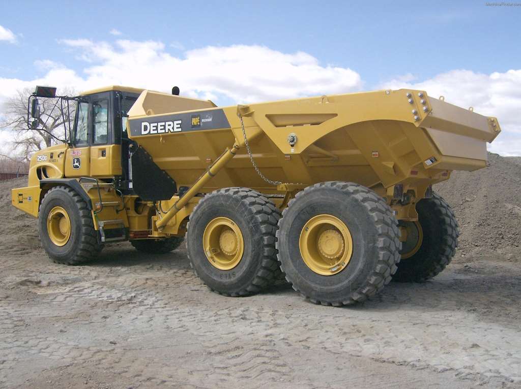 2012 John Deere 250D II OffHighway Truck For Sale, 1,490 Hours