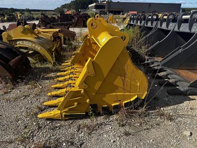 72" Wide New Komatsu PC300/350/360/390 Bucket