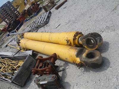 Liebherr Lift / Boom Cylinder